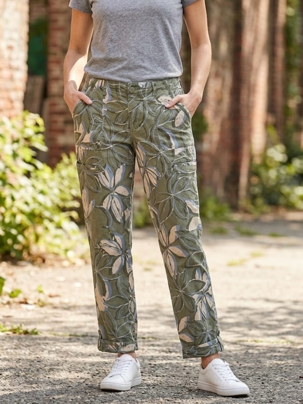 Democracy Flex-ellent Floral Roll Tab Utility Cargo Pants Green Size 12